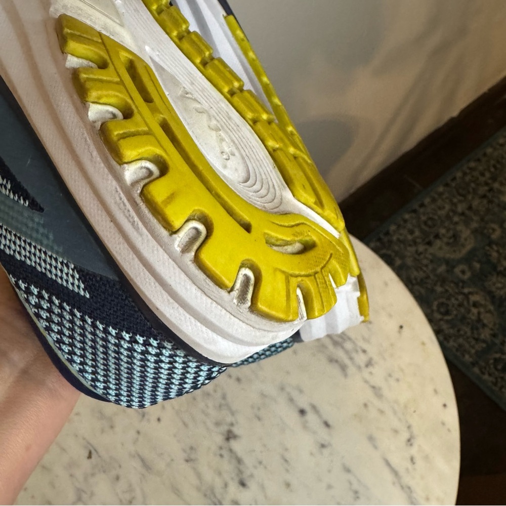 Brooks Revel Shoes Size 11 Womens
Very good condition blue green running - Picture 10 of 12